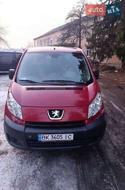 Мінівен Peugeot Expert 2008 в Сарнах