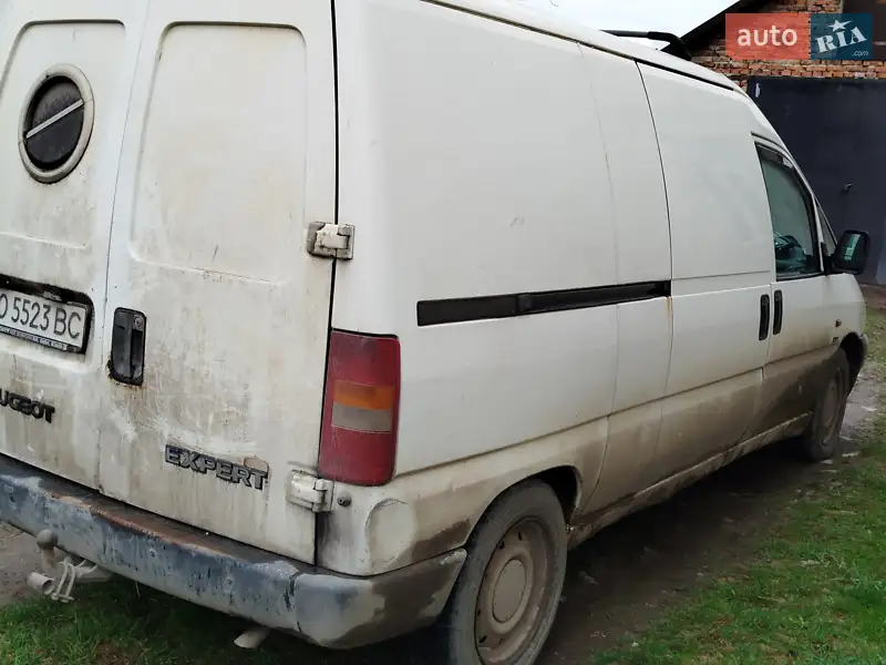 Грузовой фургон Peugeot Expert 2000 в 