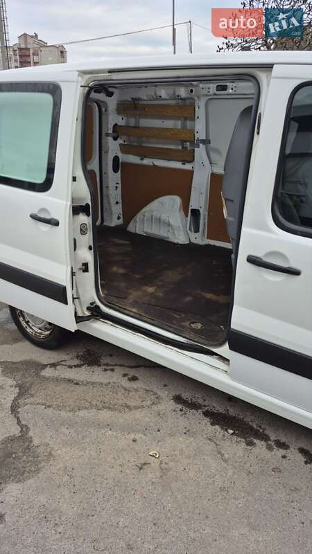 Грузопассажирский фургон Peugeot Expert 2011 в Сумах
