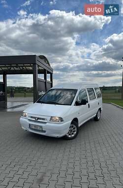 Минивэн Peugeot Expert 2003 в Шумске