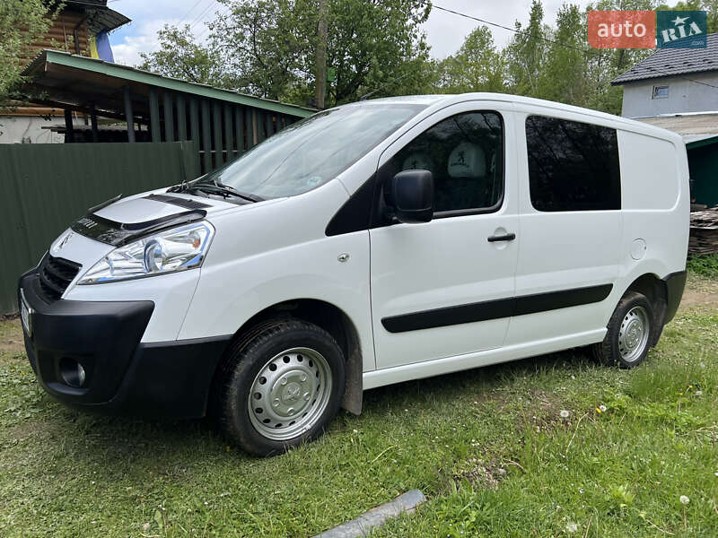 Мінівен Peugeot Expert 2015 в 