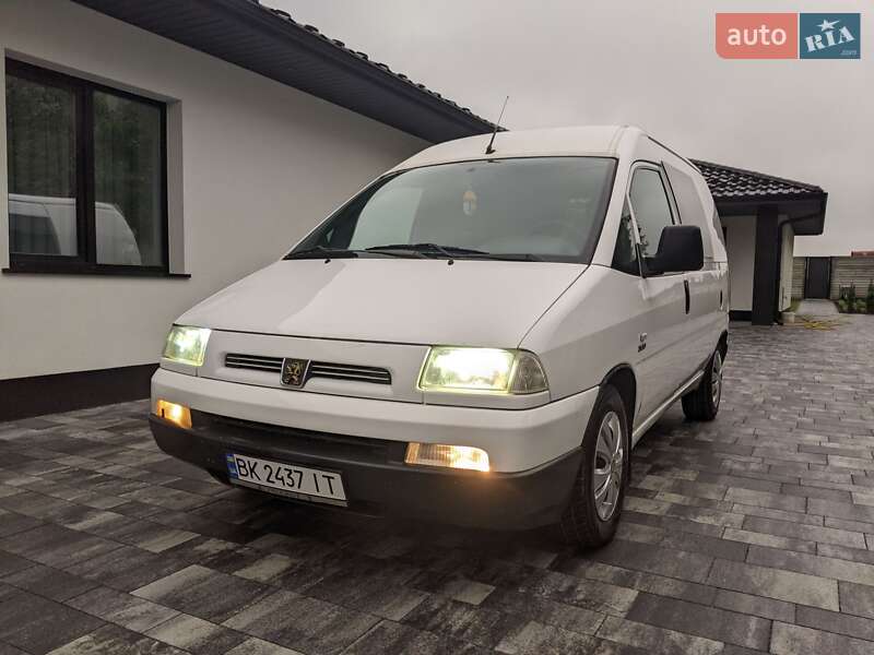 Минивэн Peugeot Expert 2002 в 