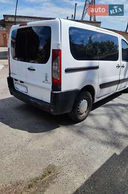 Грузопассажирский фургон Peugeot Expert 2009 в 