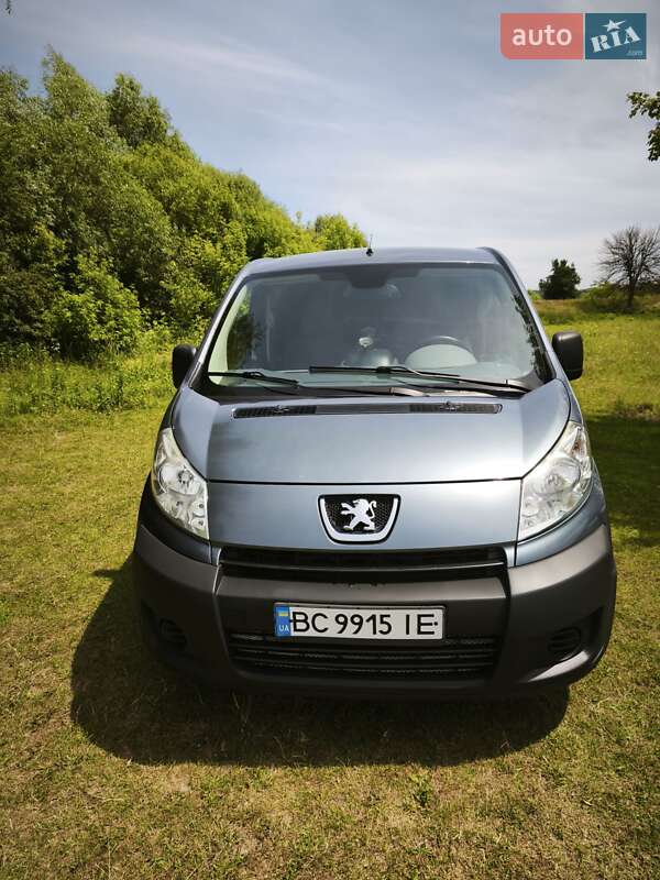 Вантажопасажирський фургон Peugeot Expert 2012 в Львові