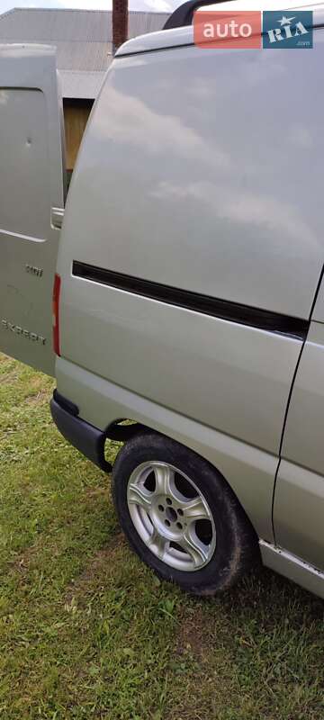 Минивэн Peugeot Expert 2002 в Яремче