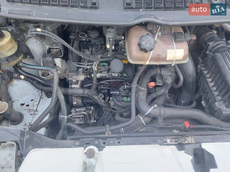 Грузовой фургон Peugeot Expert 2006 в Новоархангельске