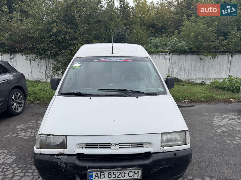 Грузовой фургон Peugeot Expert 2001 в 