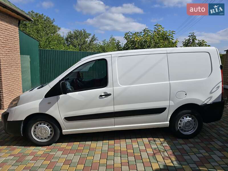 Вантажний фургон Peugeot Expert 2012 в Миргороді