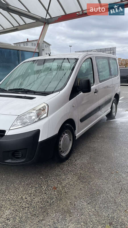 Минивэн Peugeot Expert 2008 в Львове фото 2 Минивэн Peugeot Expert 2008 в Львове