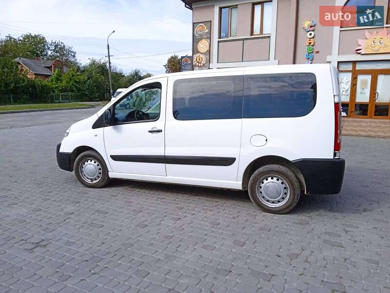 Минивэн Peugeot Expert 2009 в Гусятине