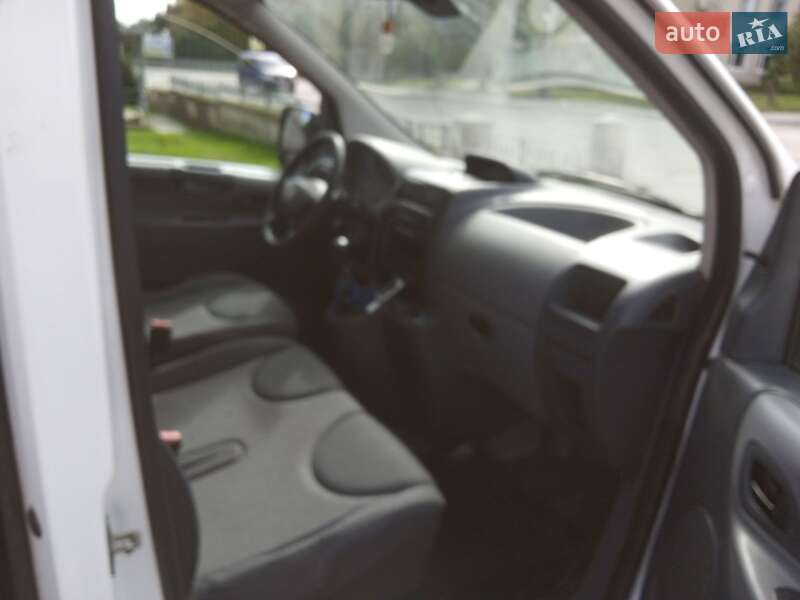 Минивэн Peugeot Expert 2009 в Гусятине