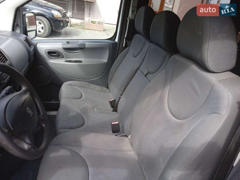 Минивэн Peugeot Expert 2009 в Гусятине