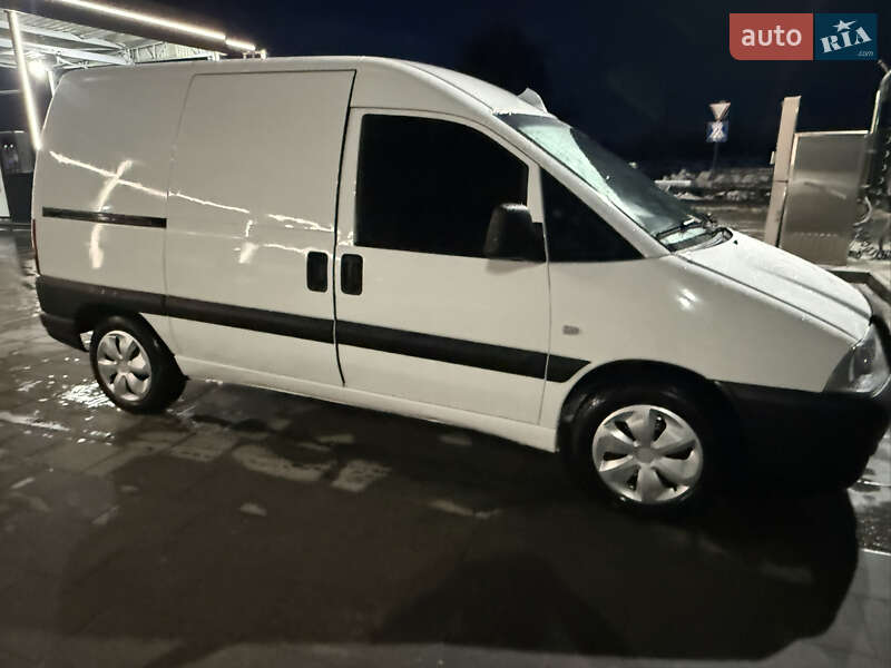 Вантажний фургон Peugeot Expert 2005 в Самборі
