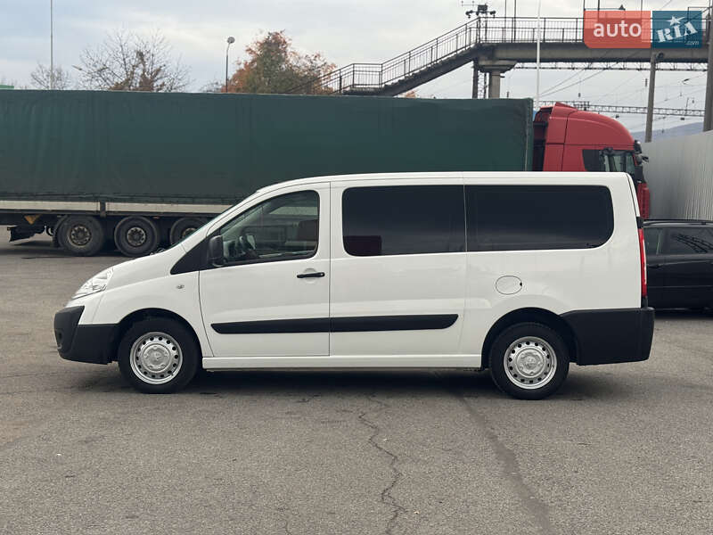 Мінівен Peugeot Expert 2014 в Сваляві