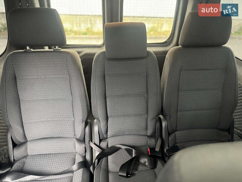 Мінівен Peugeot Expert 2014 в Сваляві