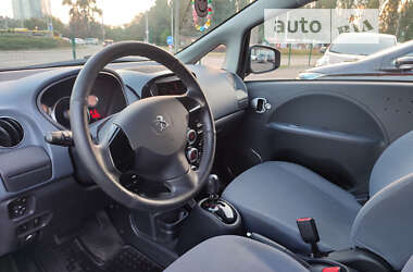 Хэтчбек Peugeot iOn 2013 в Киеве