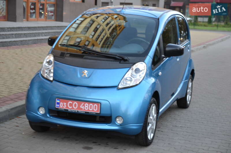 Peugeot iOn 2012
