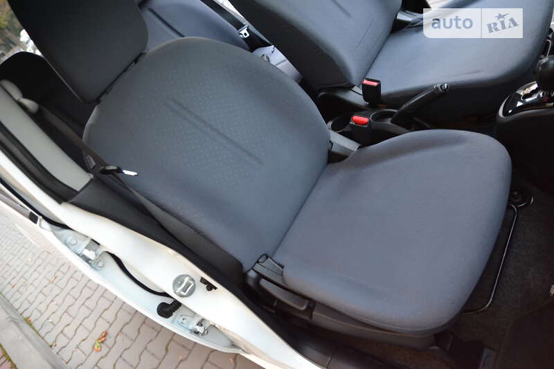 Хетчбек Peugeot iOn 2011 в Луцьку фото 19 Хетчбек Peugeot iOn 2011 в Луцьку