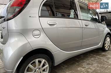 Хэтчбек Peugeot iOn 2014 в 