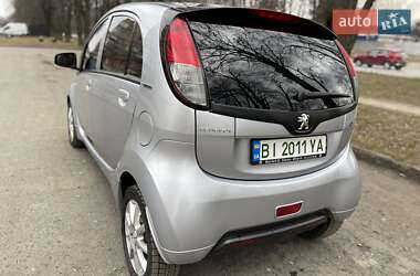 Хэтчбек Peugeot iOn 2014 в 