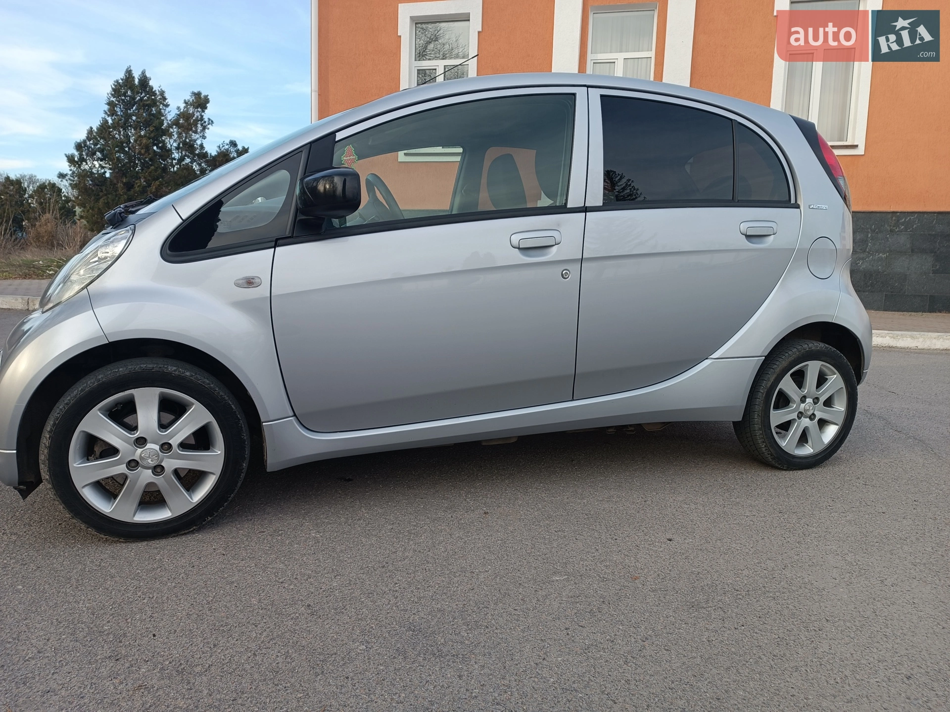 2012 Peugeot iOn - мініатюра 6