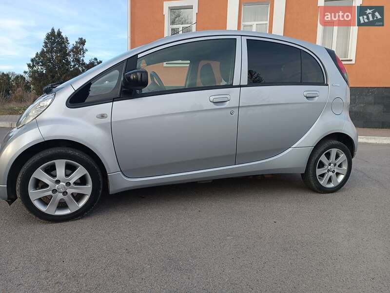 Хэтчбек Peugeot iOn 2012 в Хмельнике