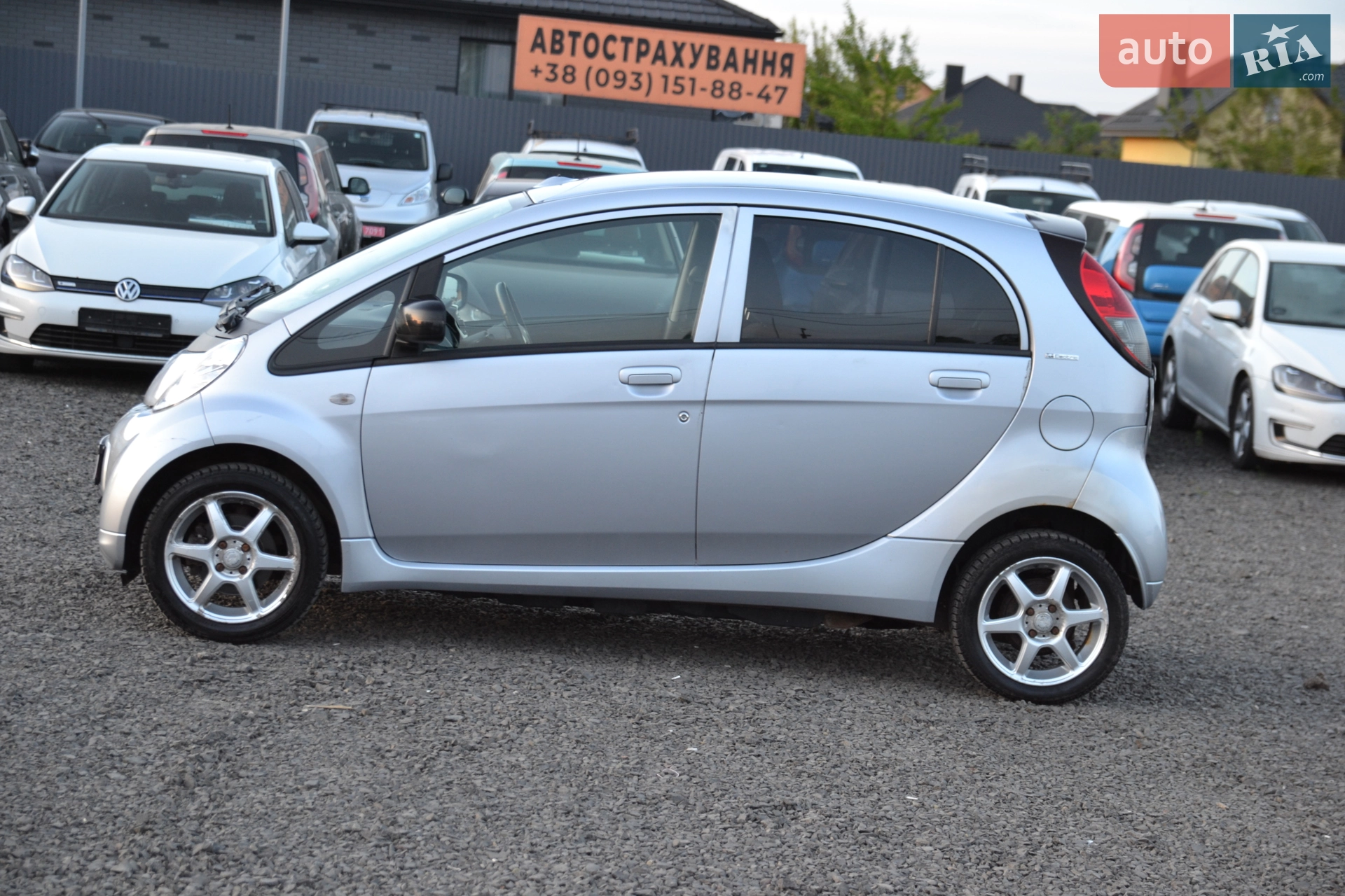 2011 Peugeot iOn - мініатюра 11