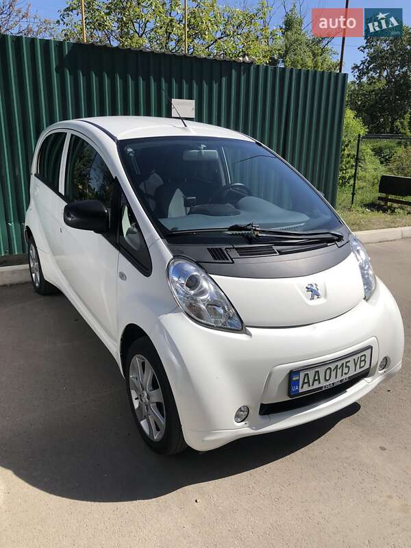 Хетчбек Peugeot iOn 2013 в Києві