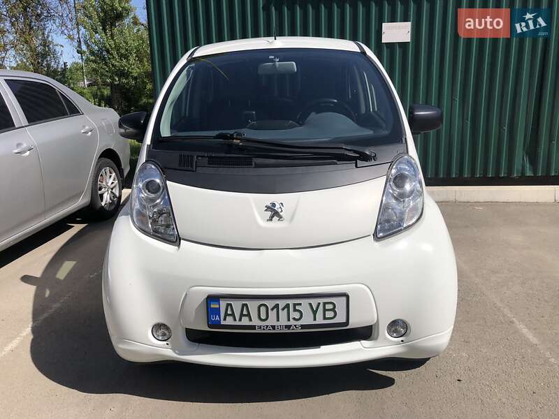Хетчбек Peugeot iOn 2013 в Києві