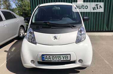 Хэтчбек Peugeot iOn 2013 в Киеве