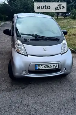 Peugeot iOn 2011