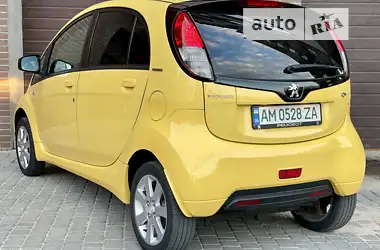 Peugeot iOn 2011