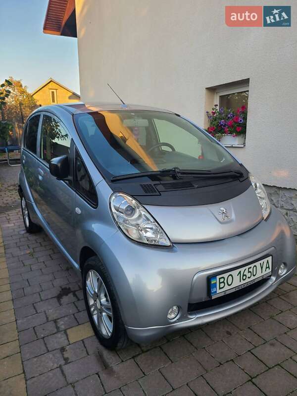 Peugeot iOn 2015