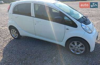 Хэтчбек Peugeot iOn 2011 в Львове