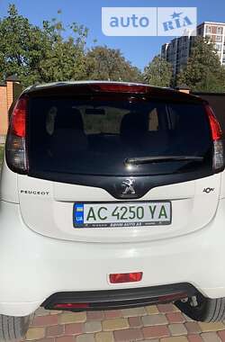 Хэтчбек Peugeot iOn 2014 в Луцке