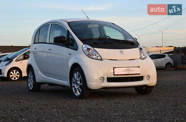 Хэтчбек Peugeot iOn 2013 в 
