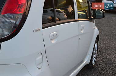 Хэтчбек Peugeot iOn 2013 в 