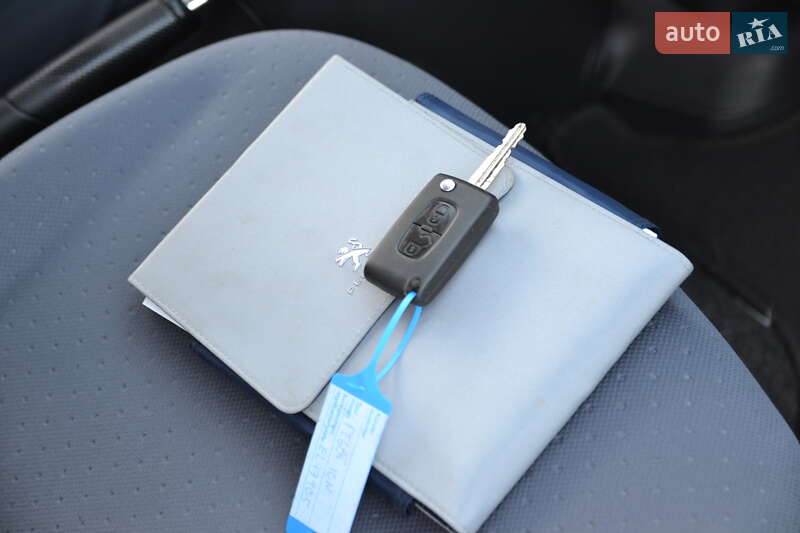 Хетчбек Peugeot iOn 2013 в Луцьку