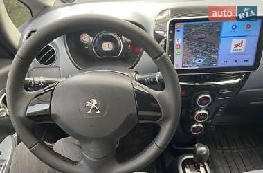 Хэтчбек Peugeot iOn 2014 в 