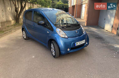 Хетчбек Peugeot iOn 2012 в 