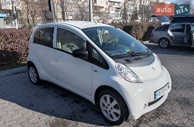 Хетчбек Peugeot iOn 2012 в 