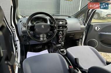 Хэтчбек Peugeot iOn 2014 в 