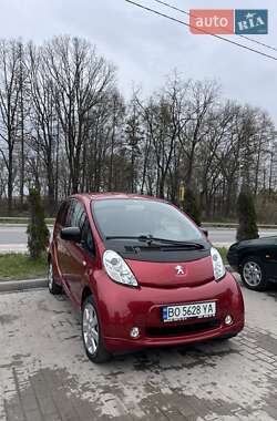 Хэтчбек Peugeot iOn 2017 в 