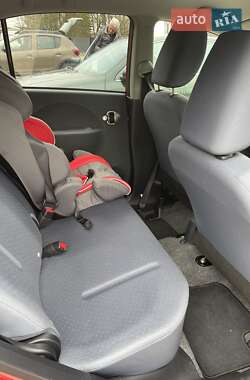 Хэтчбек Peugeot iOn 2017 в 