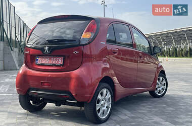 Хэтчбек Peugeot iOn 2015 в 