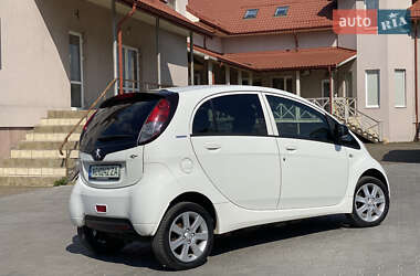 Хетчбек Peugeot iOn 2011 в 