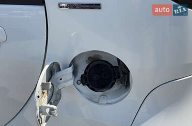 Хетчбек Peugeot iOn 2011 в 