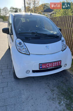 Хэтчбек Peugeot iOn 2012 в Львове