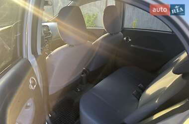 Хэтчбек Peugeot iOn 2014 в  фото 7 Хэтчбек Peugeot iOn 2014 в