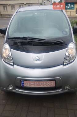 Хетчбек Peugeot iOn 2012 в Пустомитах